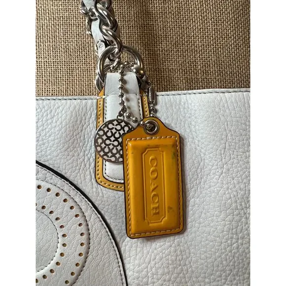 COACH White Leather Shoulder Bag 16485 w/ tag, tassel & charm EUC - Picture 3 of 11